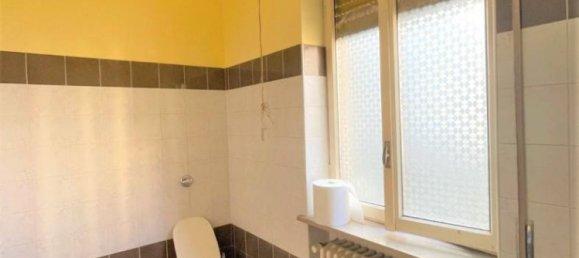 5 rooms Office in Novara, Italy No. 47099 10