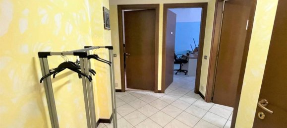 5 rooms Office in Novara, Italy No. 47099 7