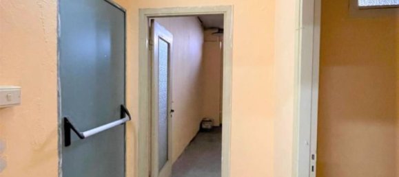 5 rooms Office in Novara, Italy No. 47099 17