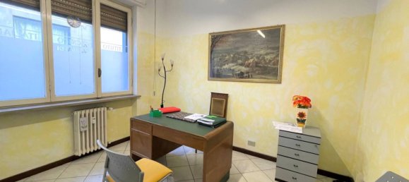 5 rooms Office in Novara, Italy No. 47099 9