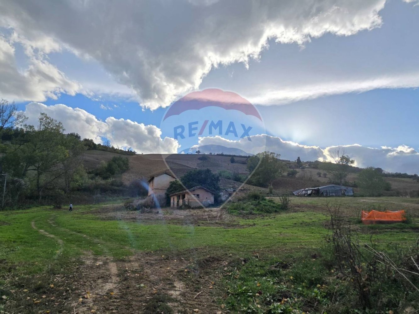 155100m² Land in Atri, Italy No. 35009