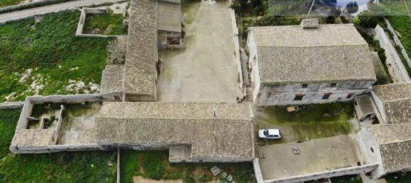 Casa de 5 habitaciónes en Modica, Italy No. 238163 2