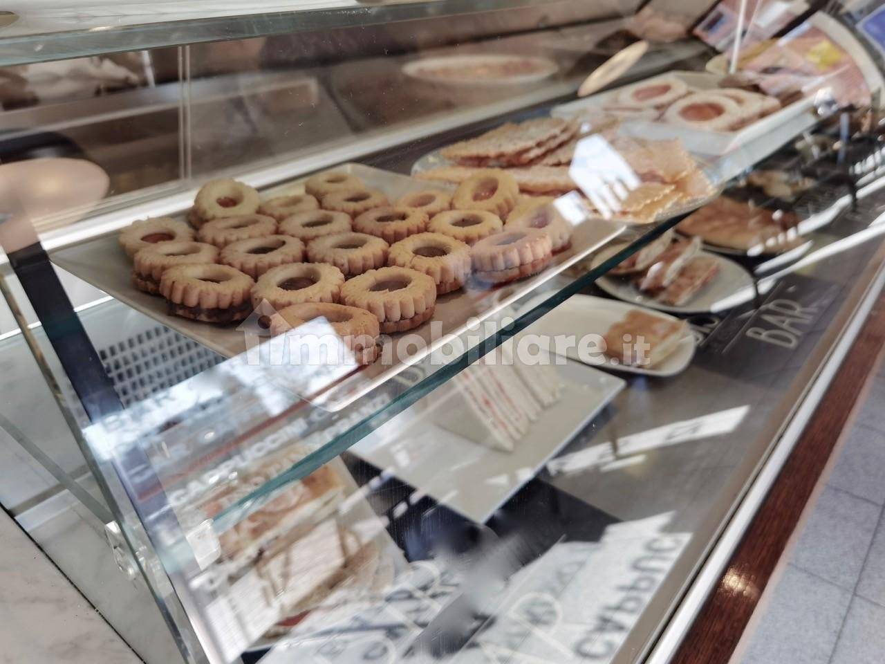 2 rooms Commercial property in Pisa, Italy No. 164448