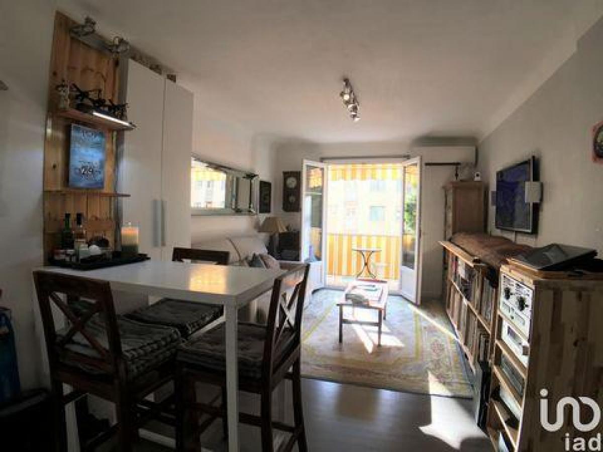 Studio in the Condo in Menton, France No. 3343