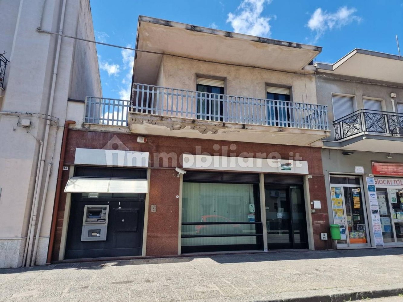 Propriété commerciale à Fiumefreddo di Sicilia, Italy 452m² No. 322827