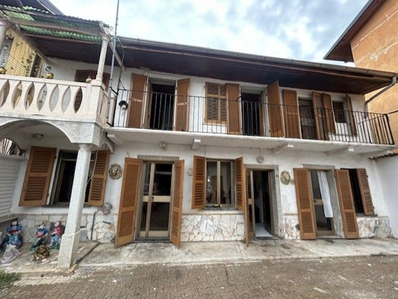 4 bedrooms House in Confienza, Italy No. 360888