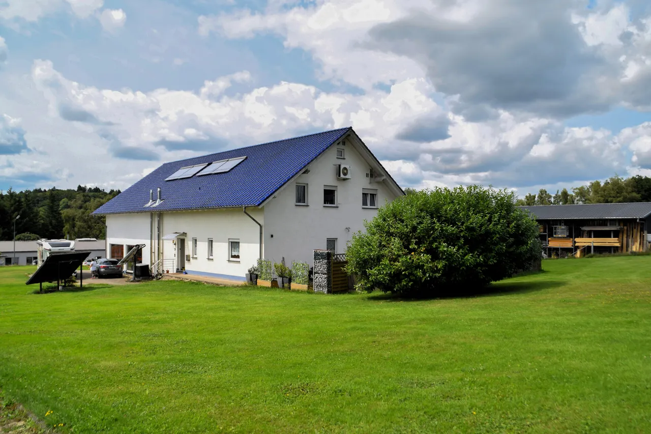 6 rooms Building in Westerwaldkreis, Germany No. 346812