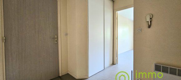 Studio in Tourcoing, France No. 242421 5