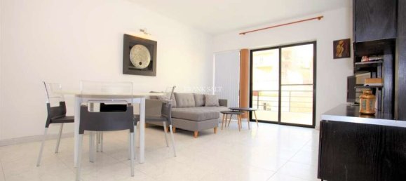 1 bedroom Apartment in Gzira, Malta No. 10668 4