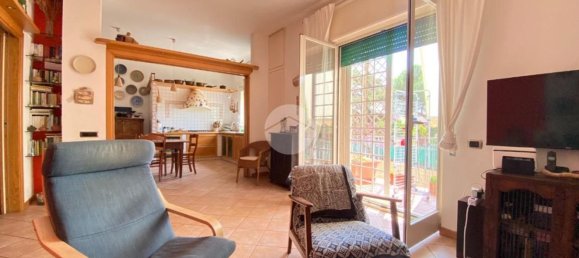 5 rooms Apartment in Naples, Italy No. 274918 3