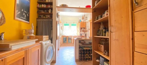 5 rooms Apartment in Naples, Italy No. 274918 7