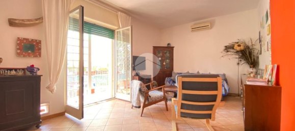 5 rooms Apartment in Naples, Italy No. 274918 2