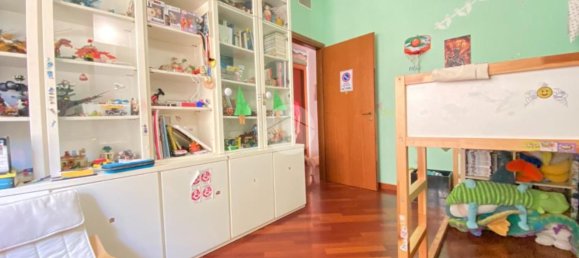 5 rooms Apartment in Naples, Italy No. 274918 9