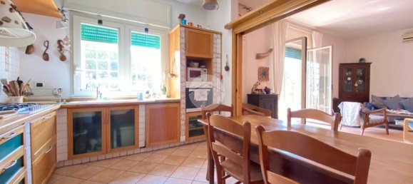 5 rooms Apartment in Naples, Italy No. 274918 5