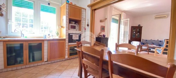 5 rooms Apartment in Naples, Italy No. 274918 4