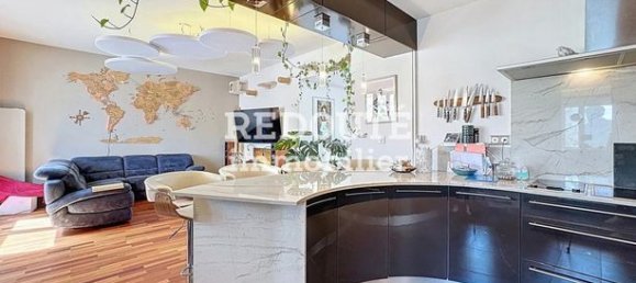 Дуплекс с 3 спальнями в Эперне, Франция № 303846 4