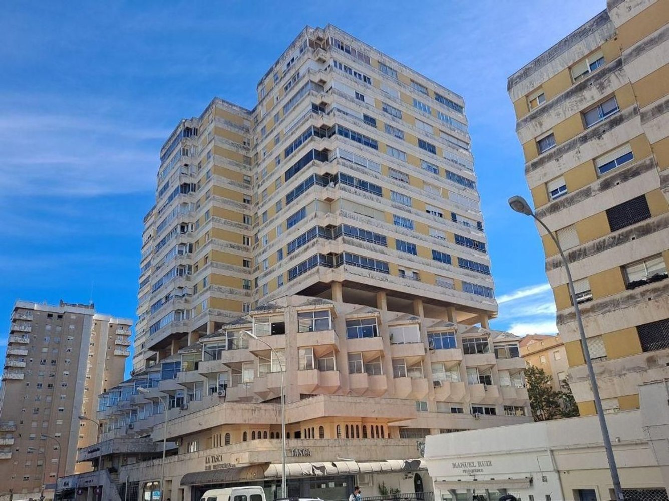  مكتب في Jerez de la Frontera, Spain 80متر مربع رقم 145327