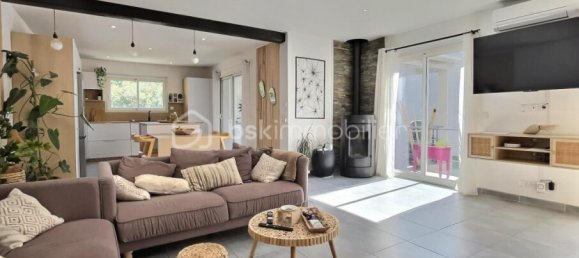 Casa de 4 dormitorios en Juvignac, France No. 325011 2