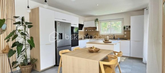 Casa de 4 dormitorios en Juvignac, France No. 325011 3