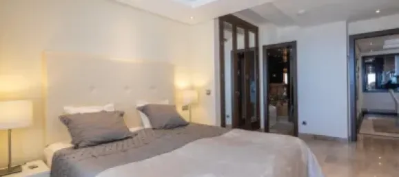 2 bedrooms Penthouse in Estepona, Spain No. 53044 5