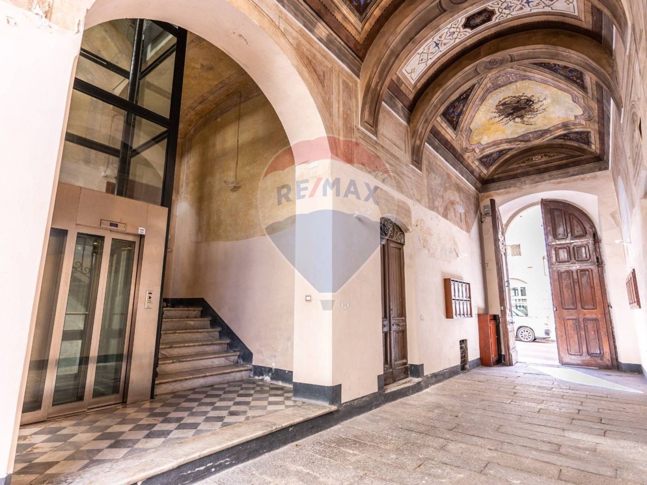 Escritório de 5 divisões em Sassari, Italy N.º 326137