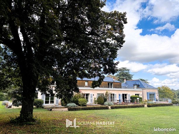 8 bedrooms House in Tours, France No. 305928