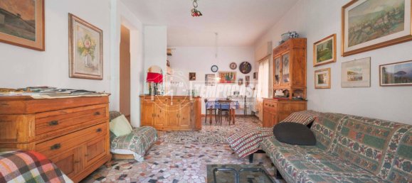 2 Schlafzimmer Wohnung in Imola, Italy, Nr. 295776 3