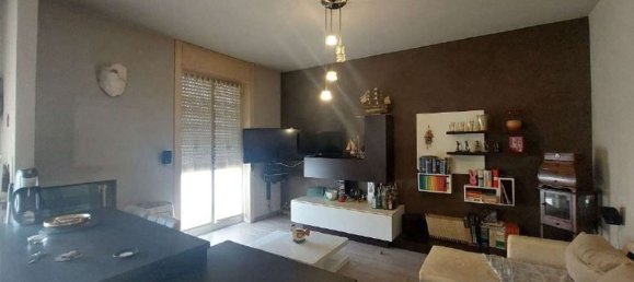 Квартира с 3 комнатами в Галларате, Италия № 181841 5