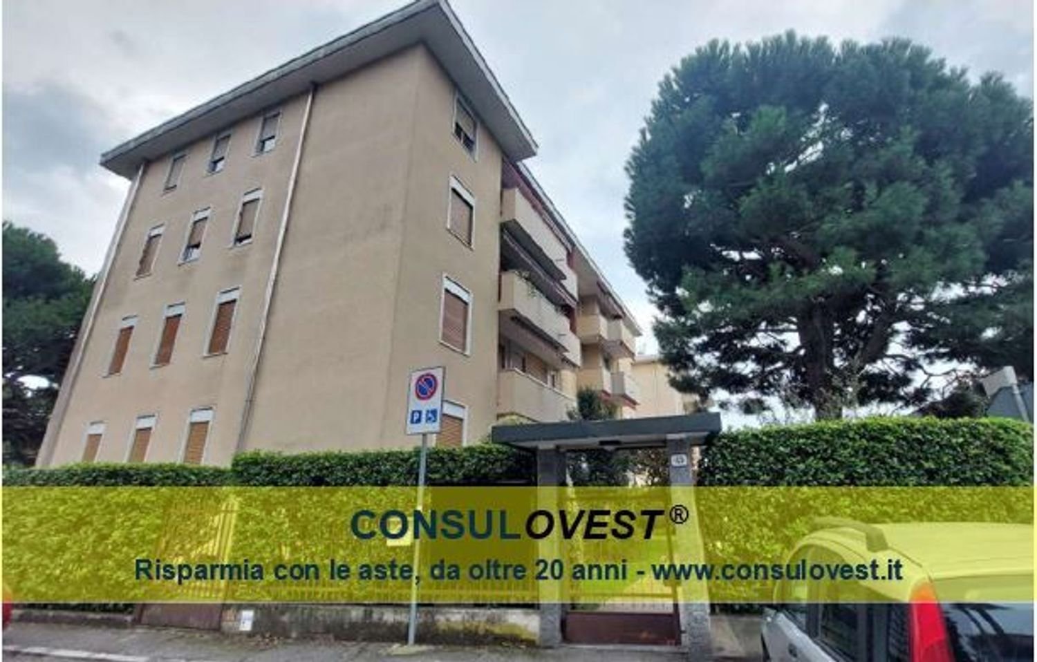 Квартира с 3 комнатами в Галларате, Италия № 181841