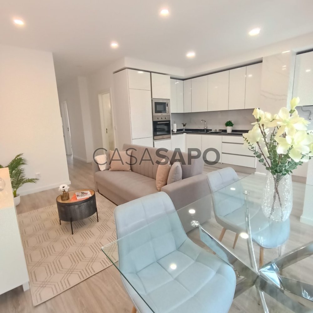 3 bedrooms Apartment in Lisbon, Portugal No. 221920