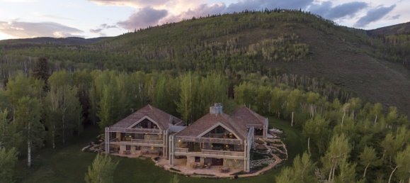 6 bedrooms Commercial property in Avon, USA No. 41 24