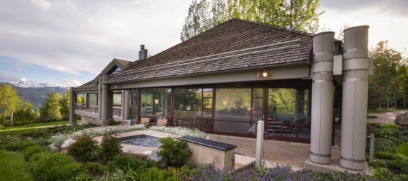 6 bedrooms Commercial property in Avon, USA No. 41 25