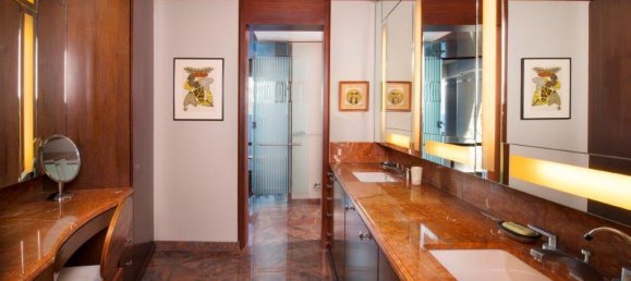 6 bedrooms Commercial property in Avon, USA No. 41 16