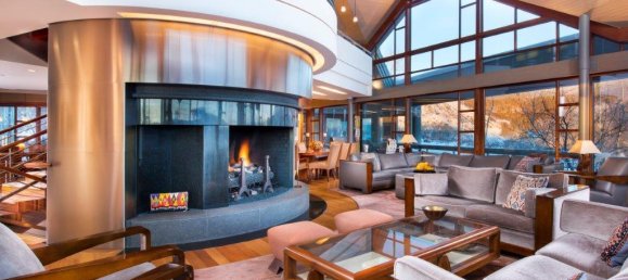 6 bedrooms Commercial property in Avon, USA No. 41 9