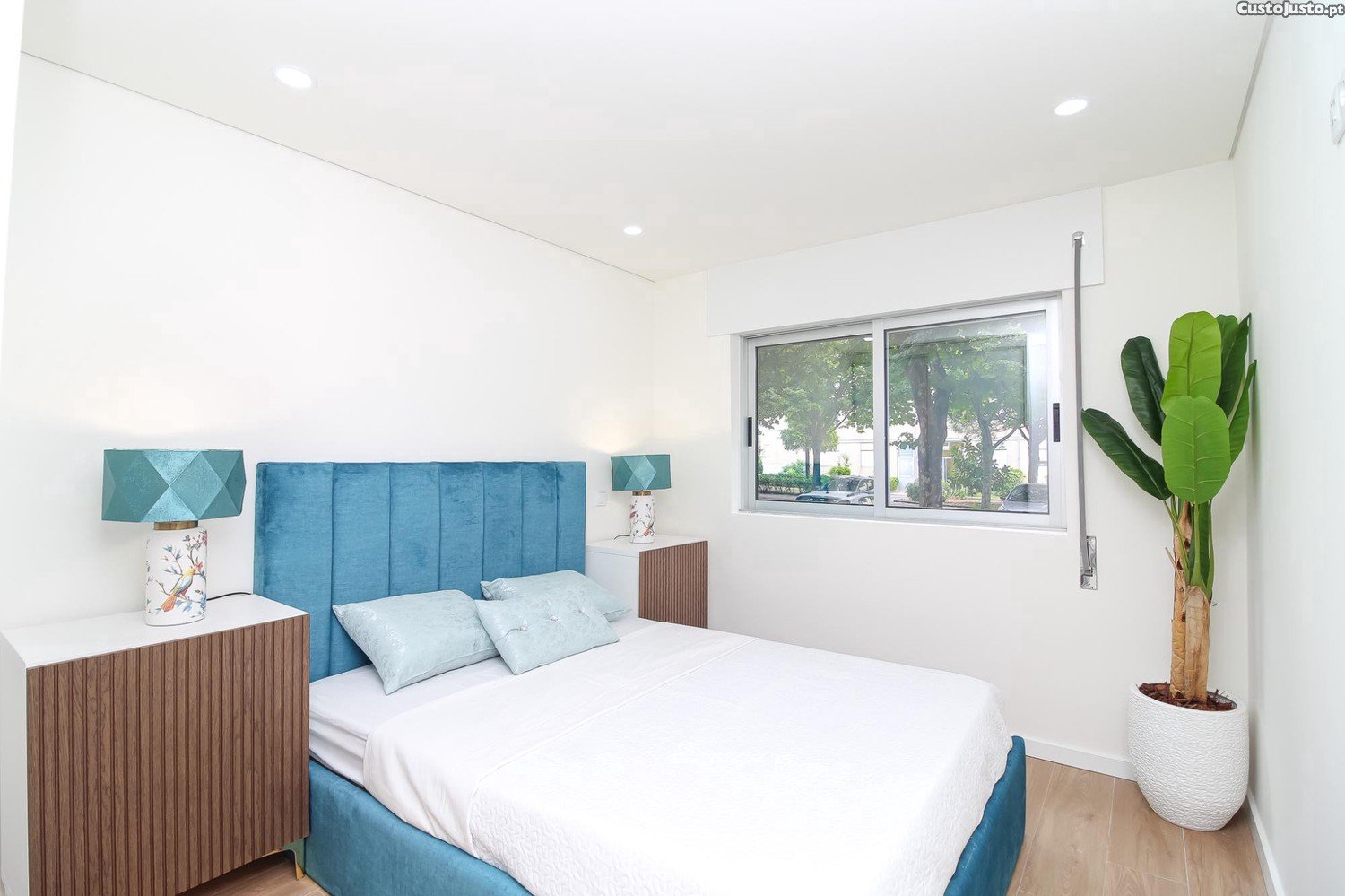 Квартира с 2 спальнями в Порту, Португалия № 241012