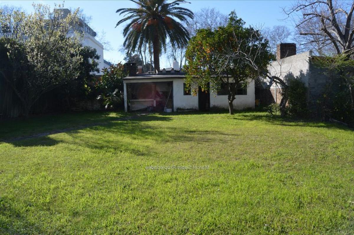 4 bedrooms House in Montevideo, Uruguay No. 10222