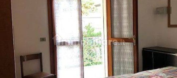 4 bedrooms Apartment in Udine, Italy No. 65795 9