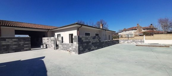 4 rooms House in Manziana, Italy No. 18227 14