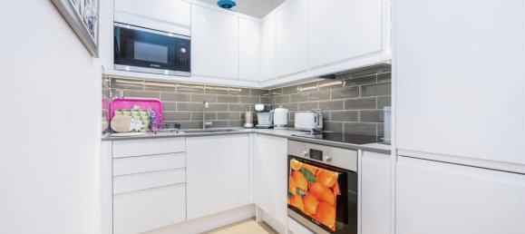 1 bedroom Apartment in Bushey, United Kingdom No. 6245 4