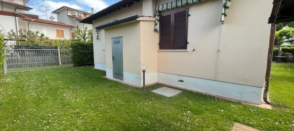 6 rooms House in Forte dei Marmi, Italy No. 69913 11