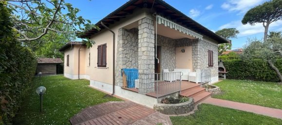 6 rooms House in Forte dei Marmi, Italy No. 69913 13