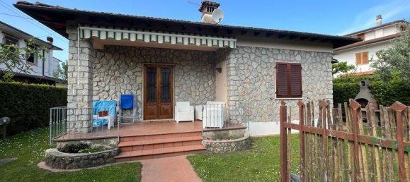 6 rooms House in Forte dei Marmi, Italy No. 69913 14