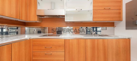 3 bedrooms Apartment in Lisbon, Portugal No. 152019 6