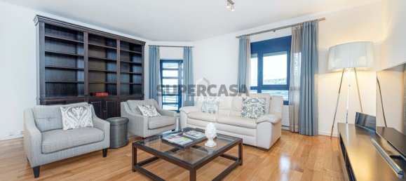 3 bedrooms Apartment in Lisbon, Portugal No. 152019 10