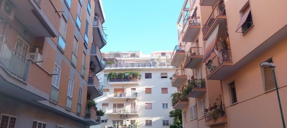 3-salle Appartement à Rome, Italy No. 8941 4