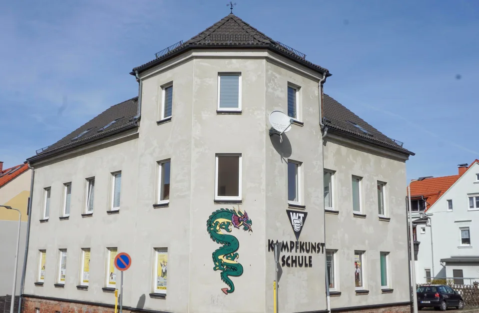 9 rooms Building in Zwickau, Germany No. 41531