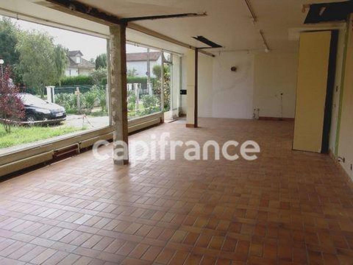 400m² Office in Troyes, France No. 21072
