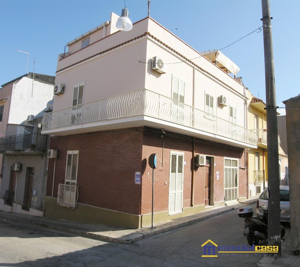 8 rooms House in Pachino, Italy No. 154113