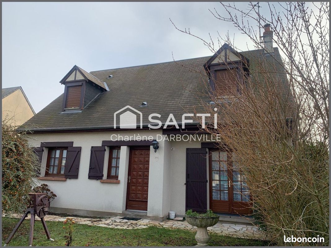 Casa de 5 dormitorios en Saint-Jean-de-Braye, France No. 42280