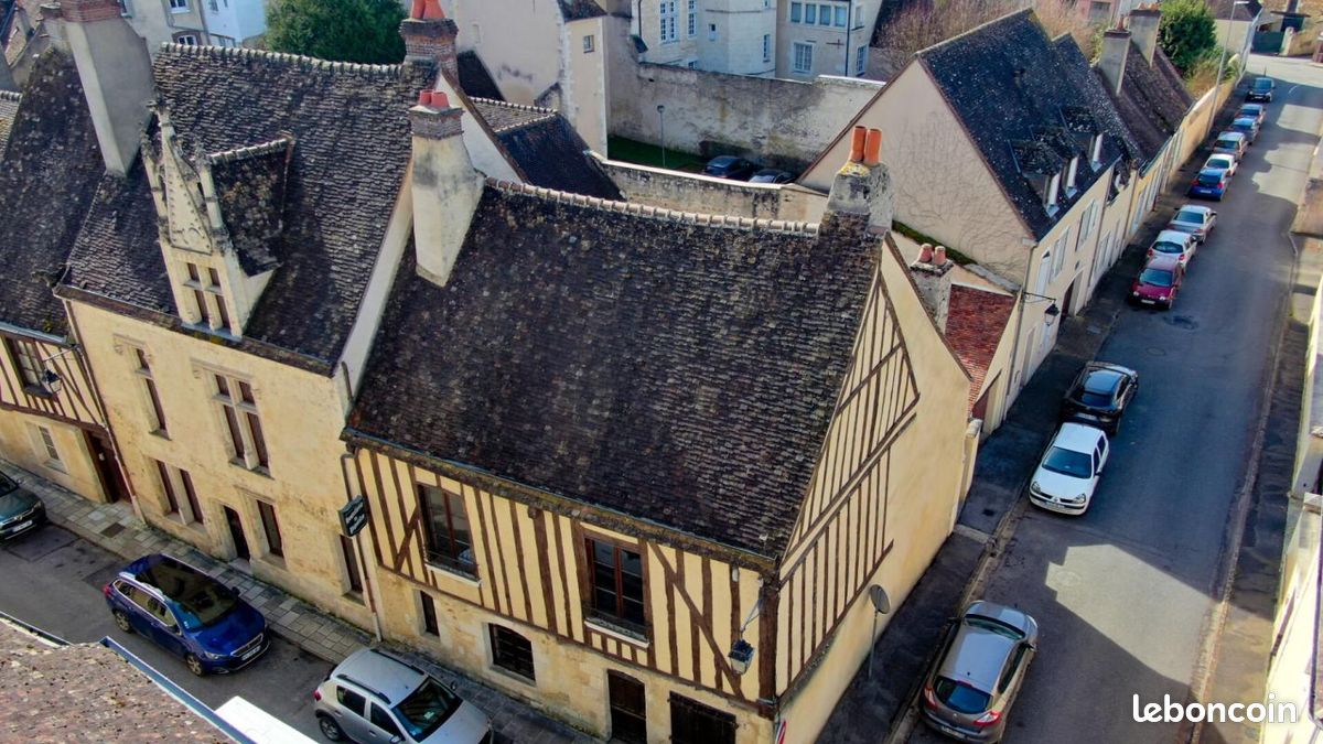 5 bedrooms Castles in Nogent-le-Rotrou, France No. 242173